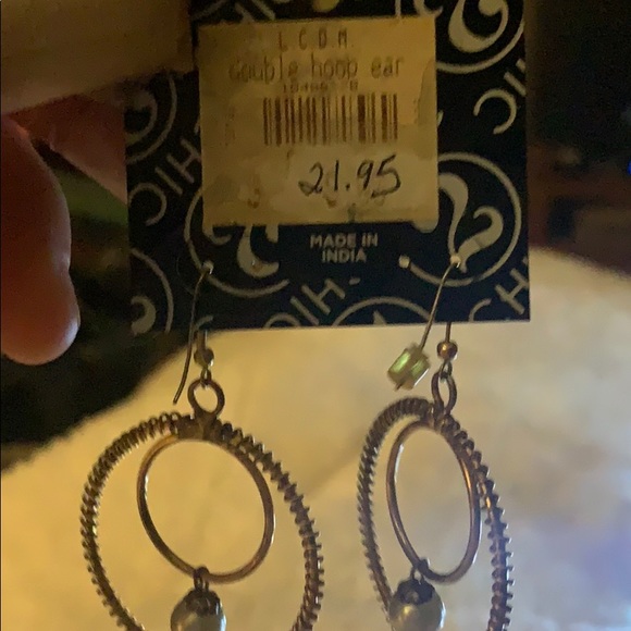 Hoop earrings - Picture 3 of 3